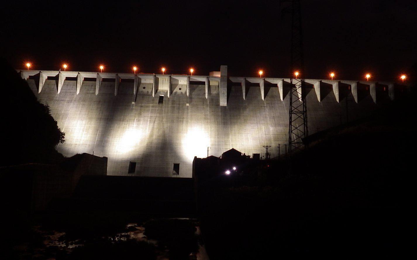 嘉瀬川ダム堤体ライトアップ＆イルミネーションの画像