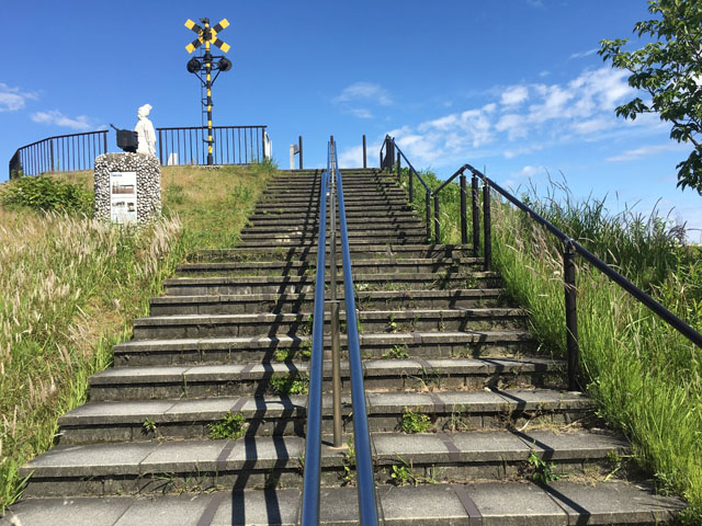 橋の駅ドロンパ024